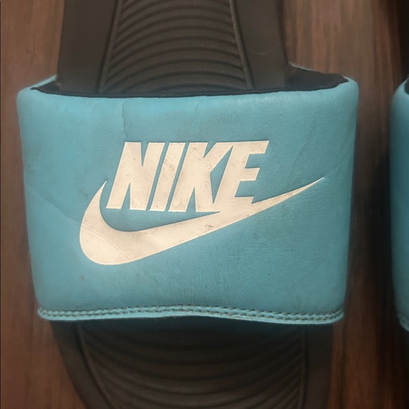 Nike women's benassi/victori one slides size 6 aqua blue/black/white - Picture 3 of 4